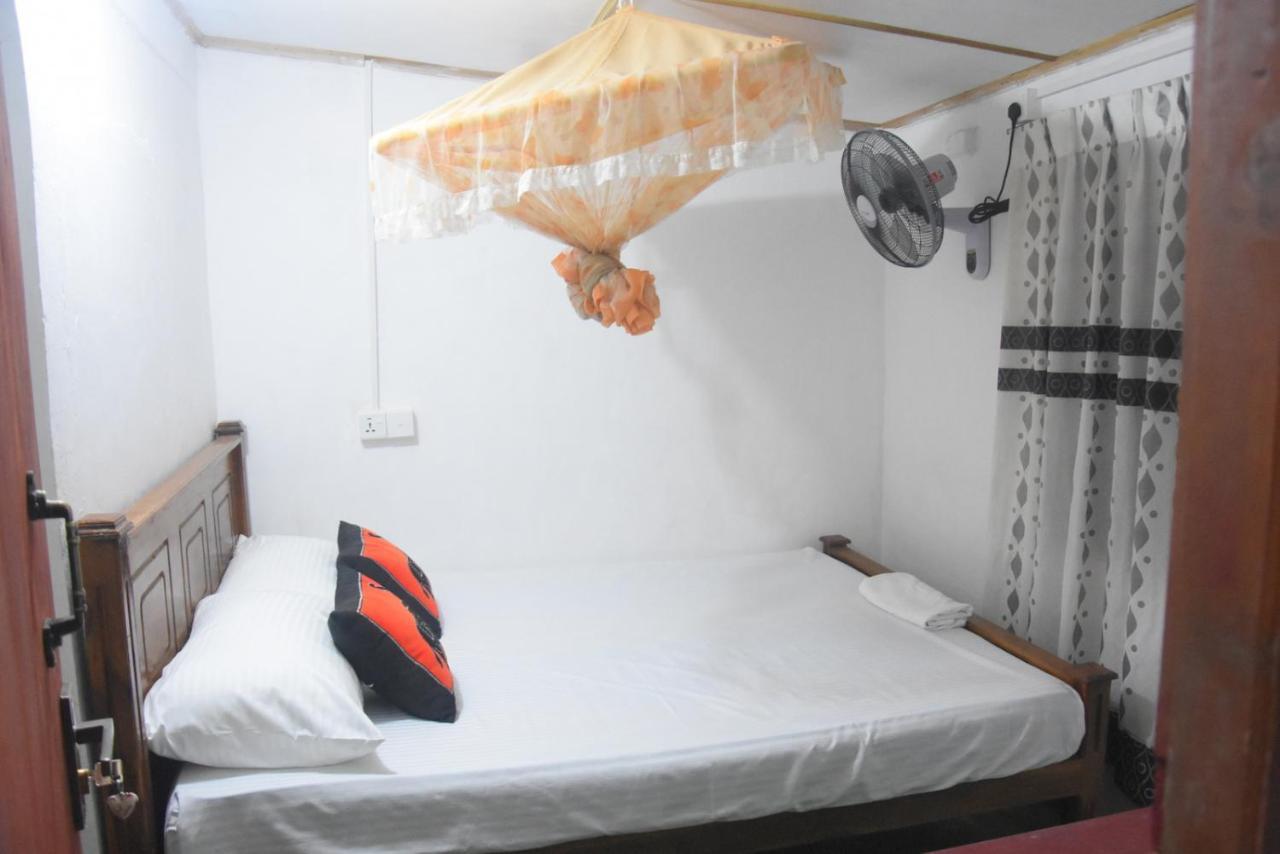 Meera Homestay & Guest House Anuradhapura Eksteriør bilde